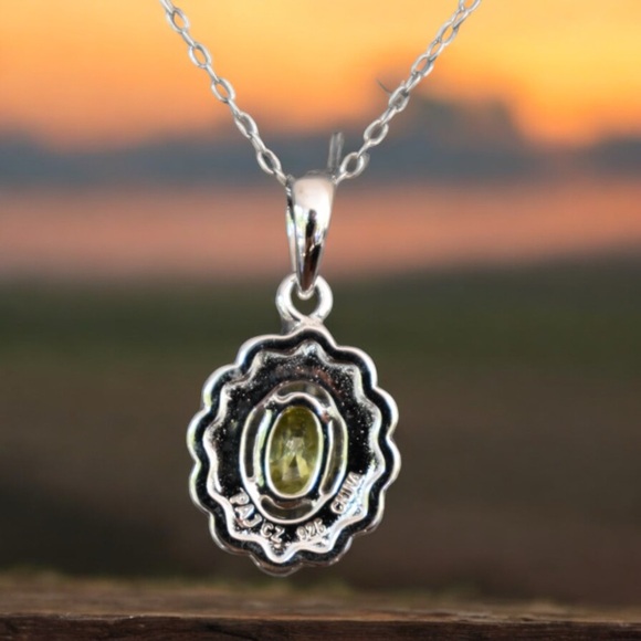 Green Cubic Zirconia Pendant Necklace 925 Sterling Silver August Birthdays - Picture 6 of 6